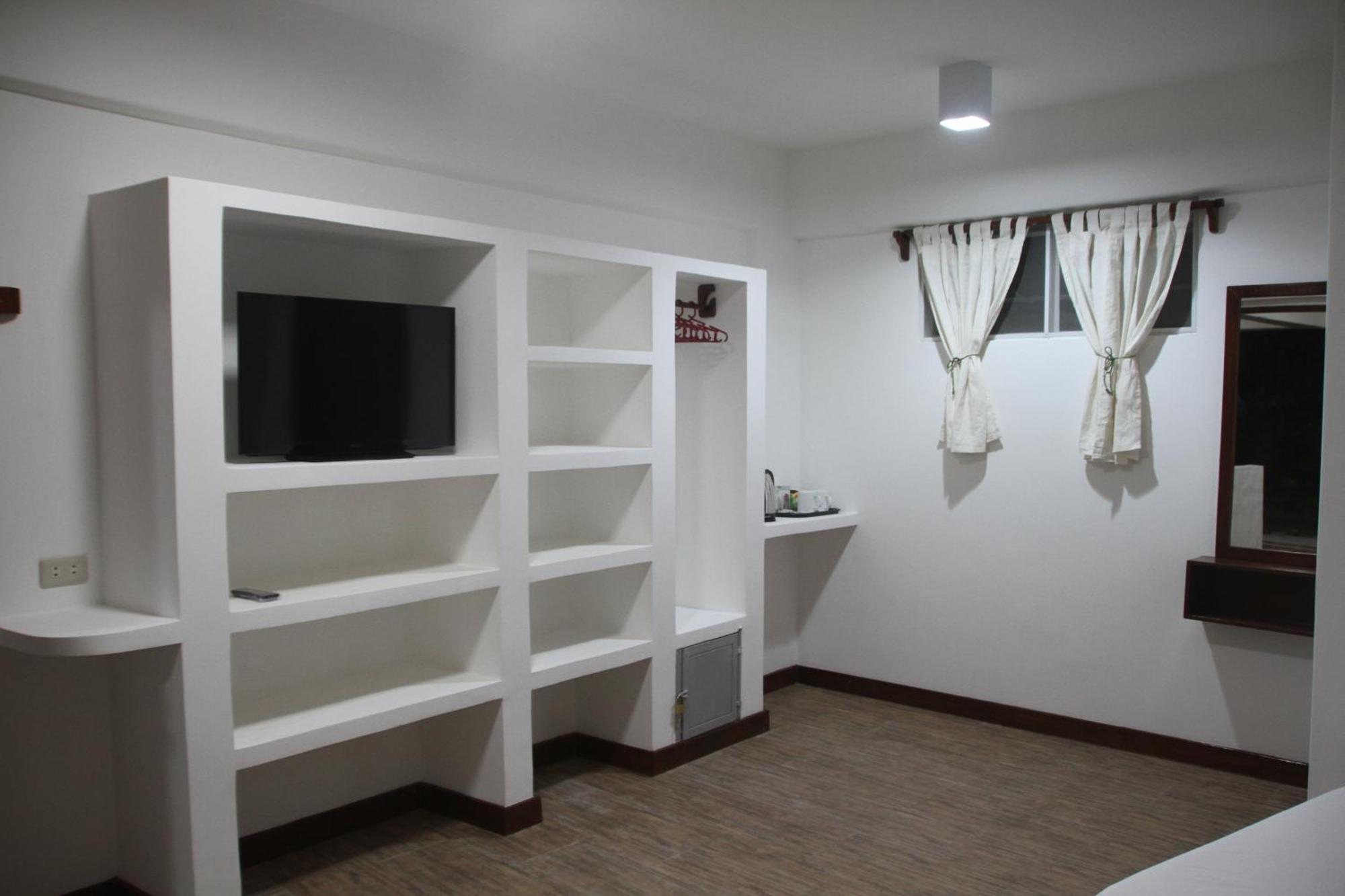 Wind Rider'S Inn Balabag  Habitación foto